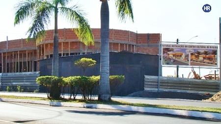 CENTRO CULTURAL DE RIFAINA: ALVENARIA EM FASE DE CONCLUSÃO